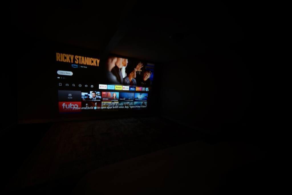 Brand New Cozy Modern Bungalow W/Hot Tub+Movieroom 7 Min From Uptown Charlotte Zewnętrze zdjęcie