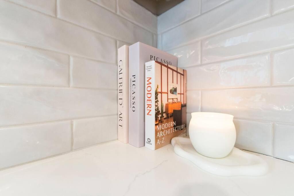 Brand New Cozy Modern Bungalow W/Hot Tub+Movieroom 7 Min From Uptown Charlotte Zewnętrze zdjęcie