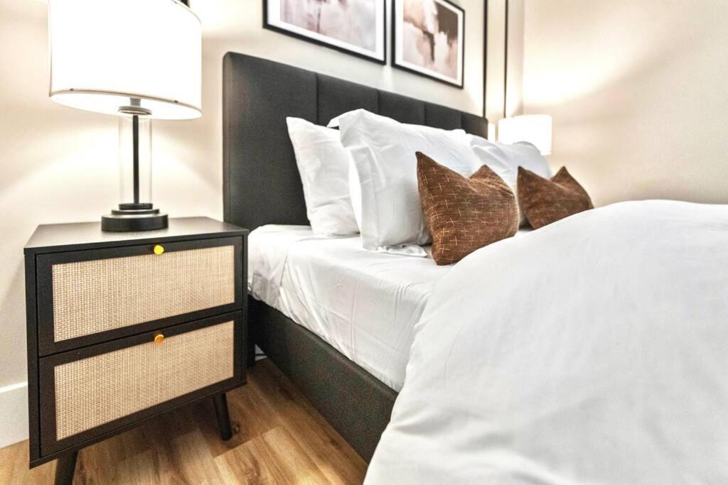 Brand New Cozy Modern Bungalow W/Hot Tub+Movieroom 7 Min From Uptown Charlotte Zewnętrze zdjęcie