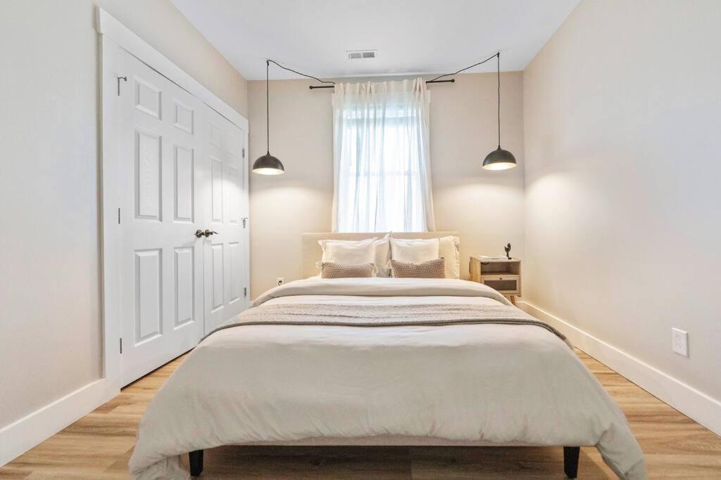 Brand New Cozy Modern Bungalow W/Hot Tub+Movieroom 7 Min From Uptown Charlotte Zewnętrze zdjęcie