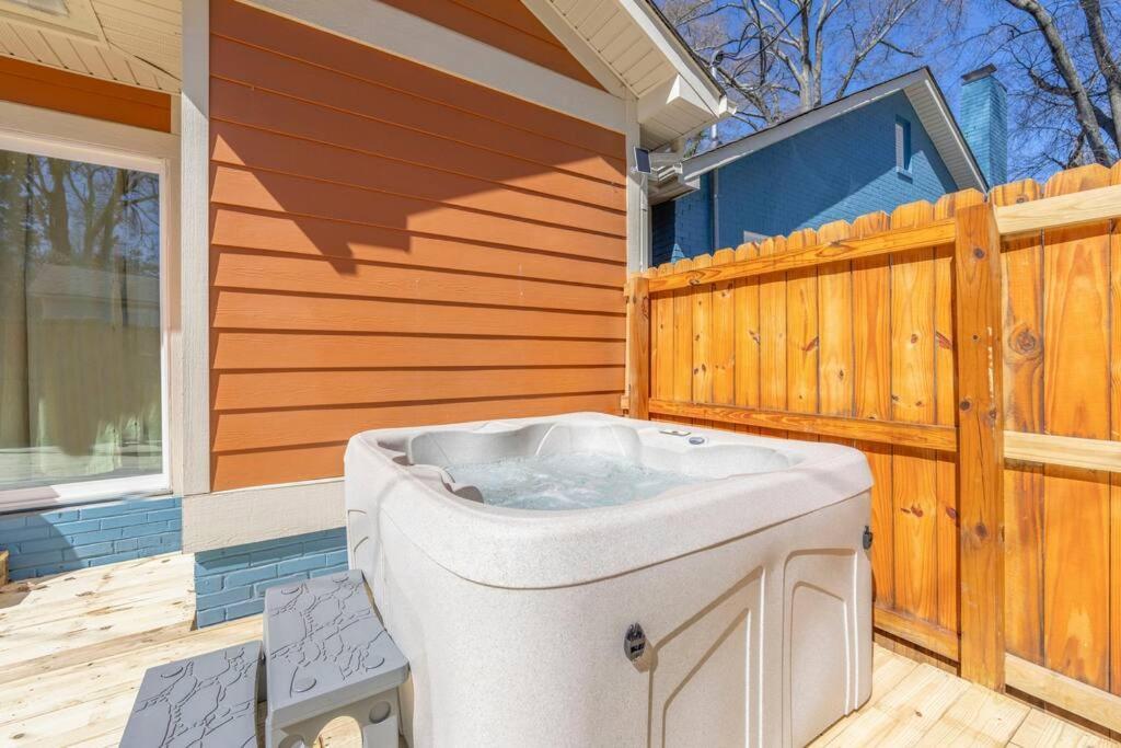 Brand New Cozy Modern Bungalow W/Hot Tub+Movieroom 7 Min From Uptown Charlotte Zewnętrze zdjęcie