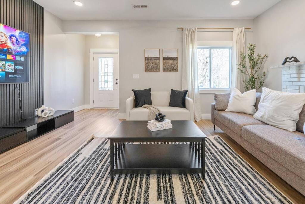 Brand New Cozy Modern Bungalow W/Hot Tub+Movieroom 7 Min From Uptown Charlotte Zewnętrze zdjęcie